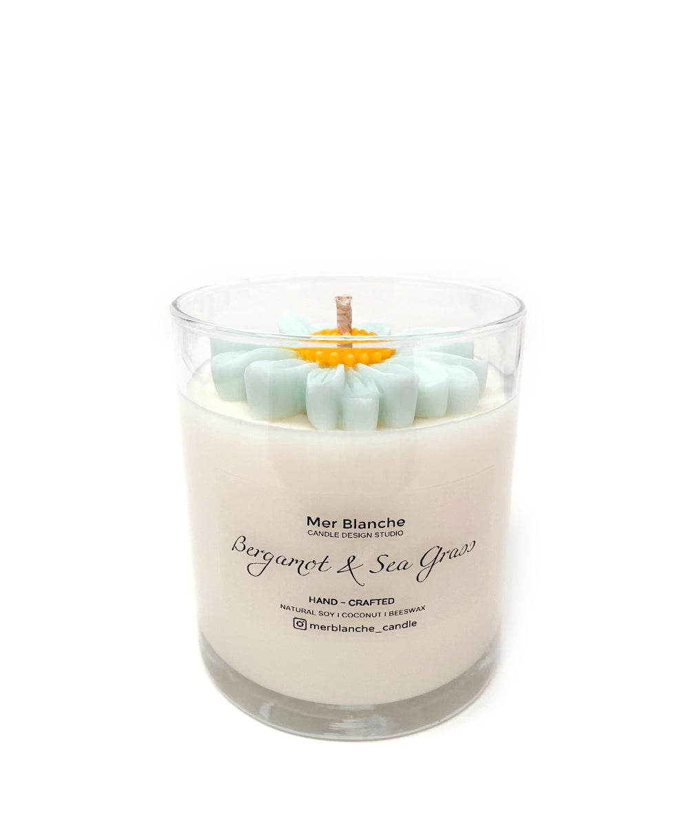 Hand Crafted Candle - Daisy [Aqua]