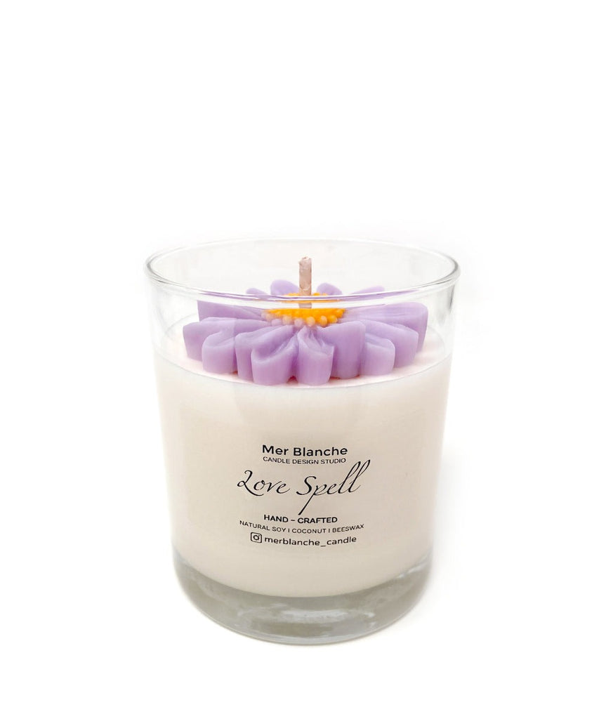 Hand Crafted Candle - Daisy [Lavender]